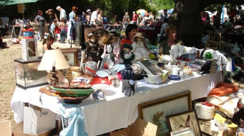 La foule au vide-grenier