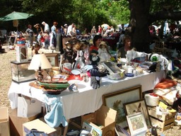 La foule au vide-grenier