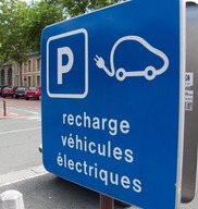 Automobile propre : bientôt une borne de recharge à BRAS